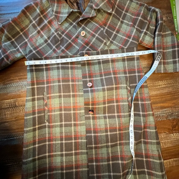 Granny’s Plaid wool coat - Picture 8 of 9